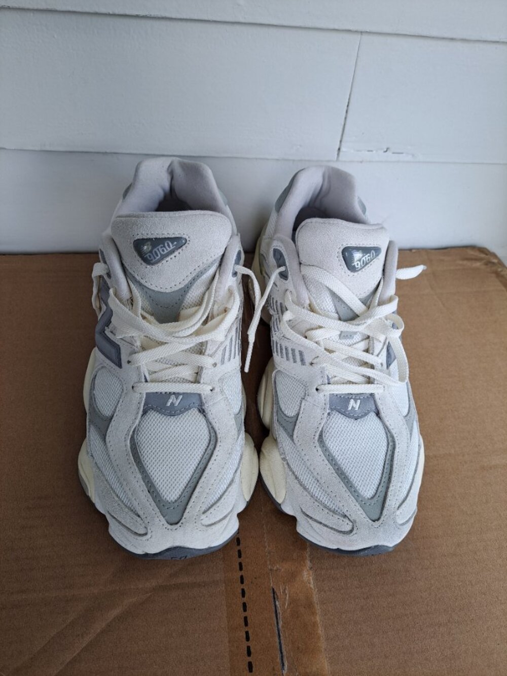 New Balance 9060 Sneakers - white and gray size 8.5 - Picture 5 of 10